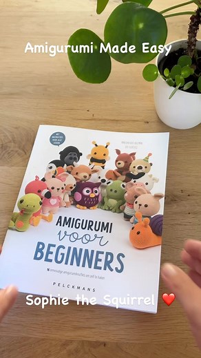 ❤️ Amigurumi Made Easy ❤️ This is Sophie the squirrel, one of the 16 patterns you can find in my crochet pattern book for beginners : Amigurumi made Easy. Dutch version : Amigurumi voor Beginners This book is published by @amigurumidotcom #amigurumidotcom #amigurumimadeeasy #amigurumi #diyfluffies #crochet #crochettime #haken #häkeln #hekle #croche #craftastherapy #crochetlove #yarn #yarnaddict #amigurumiaddict #instacrochet #ganchillo #virka #tejer #crochetersofinstagram #örgü #amigurumipattern