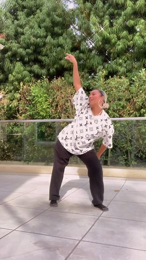 Spreading ✨Positive vibes✨ everyone’s way ❤️ (lil freestyle) 💫