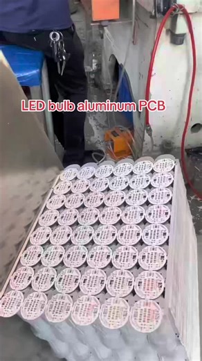 LED bulb aluminum PCB#ledlights #B2B #electronicfactory #pcbfactory #ledfactory
