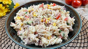 This tuna pasta salad recipe is a quick, nutritious meal that the whole family will love. This tuna pasta salad is a classic! Full Recipe Here: https://www.cookwithnabeela.com/recipe/tuna-pasta-salad/ | Cook with Nabeela