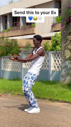 Try and tag 🏷 your Ex in this video 💙🤍😂 #afrobossgh #dance #viral #tiktok #fyp #foryou #like #danceangel #challenge #trending #explore