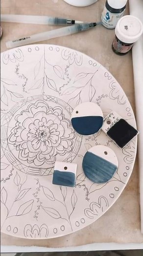 Hand Painting a Ceramic Plate 🎨🌸 New Tableware Design #art #ceramicart