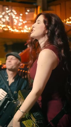 146K views · 4.4K reactions | Yule Fiddler ✨ Folk vibes > holiday stress #pattygurdy #hurdygurdy #yulefiddler #folkmusic #folkvibes | Patty Gurdy | Facebook