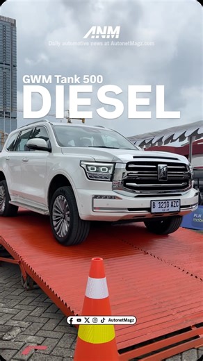 AutonetMagz on Instagram: "Mobil mewah tapi bisa dibawa kemana saja termasuk off-road? Ada gak sih? Ada nih, ini Tank 500 Diesel! Setelah versi Hybrid-nya diperkenalkan, sekarang versi Diesel-nya datang dengan harga yang lebih kompetitif namun dengan fitur, kenyamanan dan nuansa premium yang sama dengan Tank 500 Hybrid. Ditambah mesin Diesel yang sangat halus dan bertenaga membuat Tank 500 Diesel menawarkan sensasi 1st Class Drive Everywhere. Penasaran? Langsung saja kunjungi booth GWM di IIMS 2