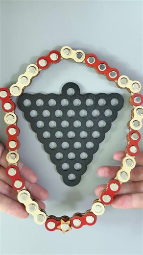 Creative Ways to Make a Christmas Tree with Chains