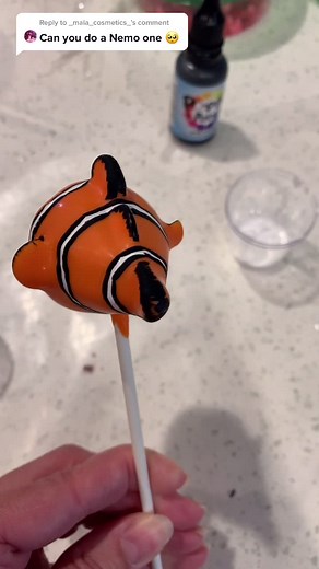 Delicious Finding Nemo Cake Pops Tutorial