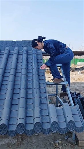 Amazing Roof Design Technique! 😱🔥 Girl's Skill is Next Level! 🏠✨shorts #viral #trending