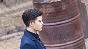 16K views · 1.8K reactions | [VID] Trong một Vlog cuối năm 2021, cô bạn diễn viên Bắc Bắc có tham gia đóng vai quần chúng trong phim Thỉnh Quân, đã miêu tả về Gia Luân như sau. Đã edit, vlog cũ nhưng là mình mới thấy 沈 | Nhậm Gia Luân • 任嘉伦 • Vietnam Fanpage • Gia Nhân Vietnam | Facebook