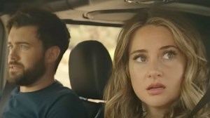 Robots : Jack Whitehall et Shailene Woodley voient double dans cette satire réussie entre romance et science-fiction - Télé-Loisirs