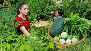 25K views · 1.9K reactions | Collect crop around my house for beef sour soup | Cooking With Sros | Facebook