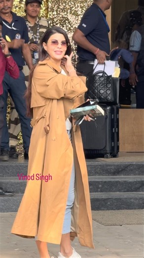 Vinod Singh | #jacquelinefernandez spotted at Kalina airport today #vinodsingh | Instagram