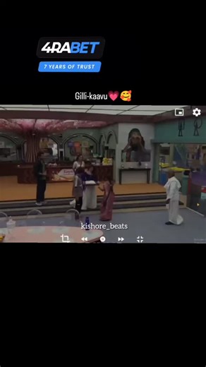 🎶 on Instagram: "🥰 . . . 日本利用压电瓷砖将脚步转化为电能。这些瓷砖捕捉来自你脚步的动能。当你行走时,你的重量和动作会对瓷砖产生压力。瓷砖会轻微弯曲,从而产生机械应力。瓷砖内部的压电材料将这种应力转化为电能。每一步都会产生少量电荷,而数百万步结合在一起就能产生足够的电力来驱动LED灯、数字显示屏和传感器。在像涩谷车站这样繁忙的地方,每天大约有240万个脚步为这一系统作出贡献。这些电能可以被储存或立即使用,从而减少对传统电力来源的依赖,并支持可持续的城市基础设施。这种方法将日常运动转化为实用的可再生能源 日本利用压电瓷砖将脚步转化为电能。这些瓷砖捕捉来自你脚步的动能。当你行走时,你的重量和动作会对瓷砖产生压力。瓷砖会轻微弯曲,从而产生机械应力。瓷砖内部的压电材料将这种应力转化为电能。每一步都会产生少量电荷,而数百万步结合在一起就能产生足够的电力来驱动 LED灯、数字显示屏和传感器。在像涩谷车站这样繁忙的地方,每天大约有240万个脚步为这一系统作出贡献。这些电能可以被储存或立即使用,从而减少对传统电力来源的依赖,并支持可持续的城市基础设施。这种方法将日常运动转化