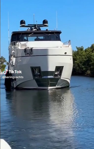 The luxury yacht modern #yacht #superyachts #yachting #yachtshow #superyacht #yachtsforsale #megayacht #yachtie