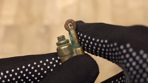 Reviving The Elegance Of A Vintage Trench Lighter