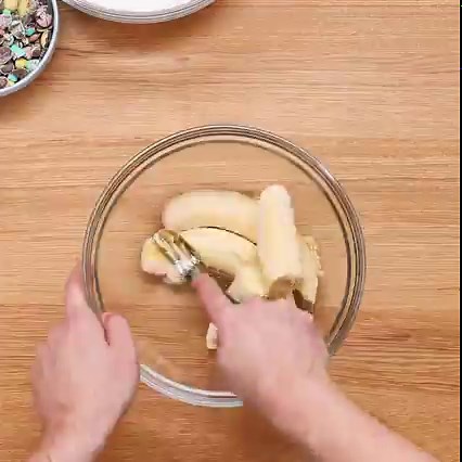 1.6K reactions · 1.9K shares | These sweet, bite-sized, and adorable Cadbury Mini Eggs Banana Loaves might become your new Easter fave! Get inspired at www.snackworks.ca | Tasty | Facebook