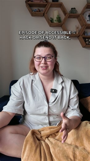 Welcome back to Accessible Hack or Send it Back! The Series where I try accessible gadgets so you don't have to. This week I’m testing out a clever 3D printed pill popper designed by my friend @ooh.Dizzy.Lizzie at @The_Solace_Sanctuary Compared to the standard option which I've tested previously, this one gives you much more grip, hand control, and even a directional chute so you don’t have to fiddle with tiny finger joints. It handled paracetamol like a dream and even worked on trickier capsule