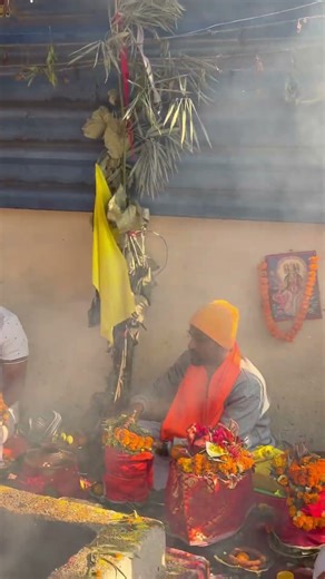 Agni ko saakshi, bhakti ko bhaav — Hawan mein shanti ka pravah ❤️🕉️🛕#shiv #hawan #1december #love