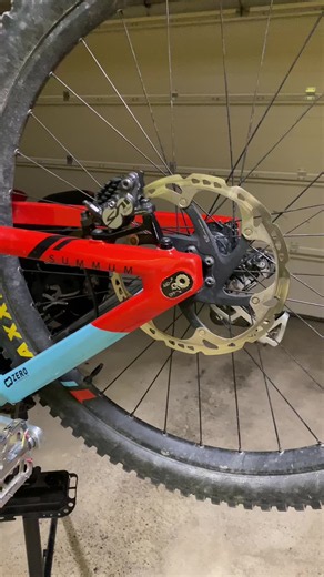 Gabel, Brücke und Dämpfer: MTB Linkage & Chrom-Update