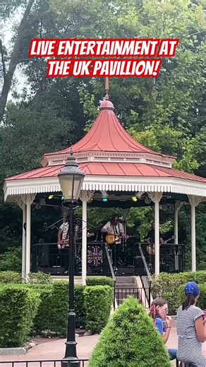 Epcot - UK Pavilion! Live Entertainment! Have you ever seen this part of UK? #epcot #uk