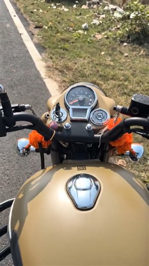 Royal Enfield Classic 350 Command Sand🔥Cinematic Short#RoyalEnfield#Classic350#CommandSand#trending