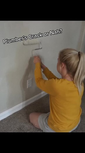 Hilarious Plumbing Mishaps: Mom and Daughter Painting Prank!