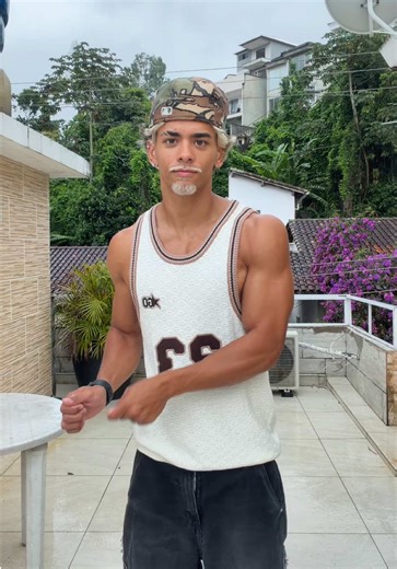 Os vídeos de Arthur Lima (@artthuroficial_) com оригинальный звук - so slow