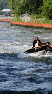 What a beautiful boat! Who knows the make? | Shore Boats