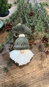 Create your own little Santa with 100% cotton yarn — soft, sustainable, and full of Christmas charm. Start your cozy Christmas craft today! Note: Materials and measurements in the first comment. #diy #Christmas #handmade | Yasu Crafts & Cords