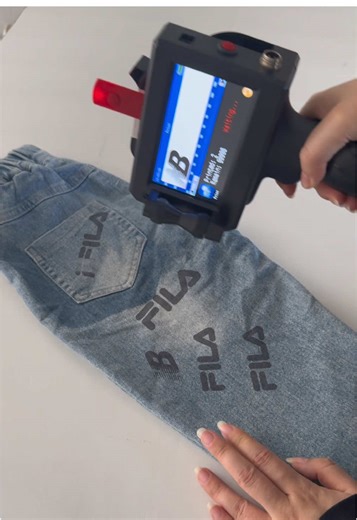 Create DIY Fashion Instantly with Handheld Printers