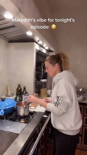 .... are you watching?? #greysanatomy #greysabc #meredithgrey | greys anatomy