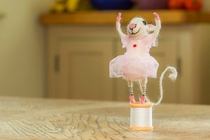 Beautiful Ballet Dancer Felt Mouse - Ballet Gift - Handmade Pink Tutu, Pearls & En Pointe Shoes, Graceful Decor for Prima Ballerinas - Etsy