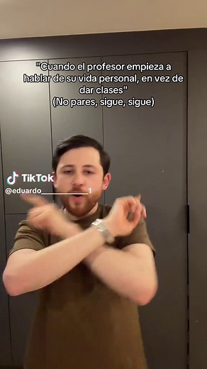 Profesor Habla de su Vida en Clase