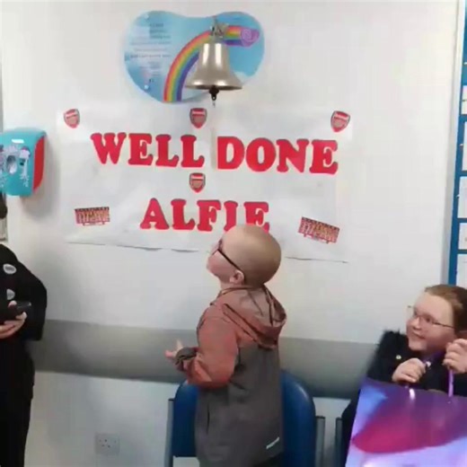 🔔🥳 After being diagnosed with Ewing’s Sarcoma in January, Alfie has faced an incredibly tough year filled with surgery, intensive chemotherapy, and even learning to walk again. Today, surrounded by his family, along with Latch, the amazing play and ward teams who have supported him throughout his journey, Alfie proudly rang the end-of-treatment bell! A very special moment marking the end of a long and challenging chapter. 💜🔔 | LATCH Welsh Children's Cancer Charity