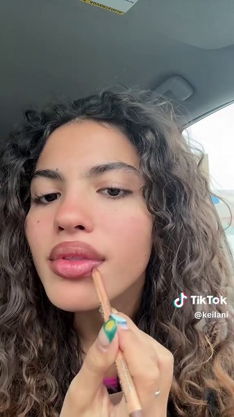 Quick Makeup Tutorial: Effortless Beauty Looks