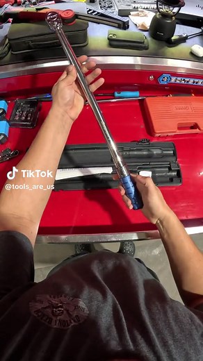 How to Set & Use a Click-Type Torque Wrench #tools #mechanic #howto #torque #set #demo #snapontools #toolsrus