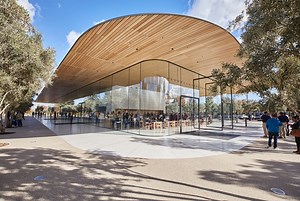 Apple Park Visitor Center opens, hosts gathering of Cupertino neighbors | AppleInsider