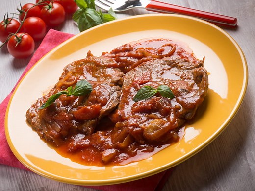 Langue de veau en sauce piquante