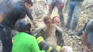 Mädchen nach 15 Stunden lebend geborgen