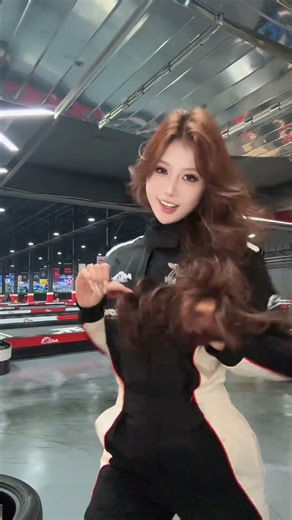 F1 Overpass Relay Challenge: Who Will Win the Race