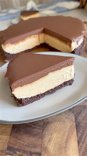 No Bake Peanut Butter Cheesecake 🍰 https://hungryhappens.net/no-bake-peanut-butter-cheesecake/ ✨✨Comment RECIPE to receive a link 🔗 in your DMs ✨✨✨ | hungry happens