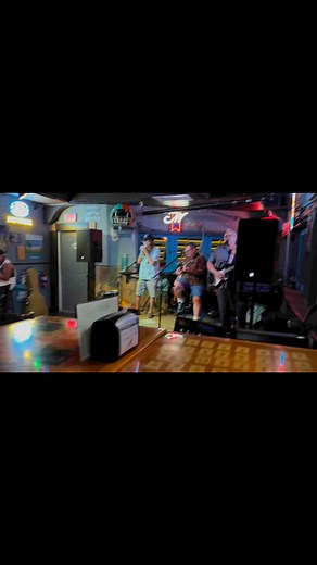 A short Live videofrom The Key West Bar | The Fog Band | Facebook