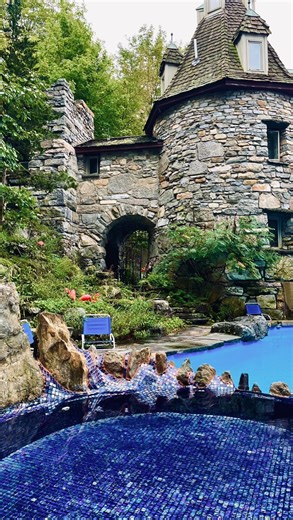 Here are some of the coolest places i’ve stayed in New York State! ✅ What should I add to the list for part 2? #newyork #newyorkstate #airbnb #airbnbreviews #hotel #newyorker #nycgetaway #travel #adventure | Amorray Travels