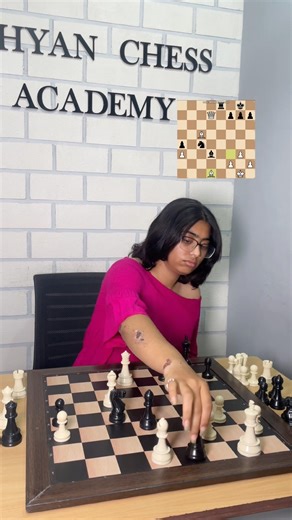 Queen Sacrifice Leads to a Deadly Fork! ♟️🔥 #chesstactics #chessshorts #sacrifice