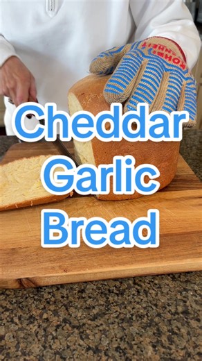Easy Homemade Cheddar Garlic Bread with a Bread Machine