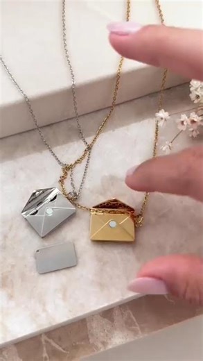 Colar envelope&cartinha em aço inoxodável