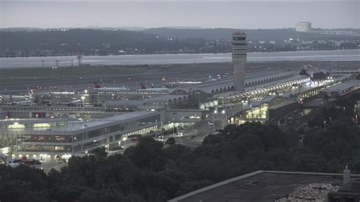 Plane 'overruns' airport runway at Roanoke
