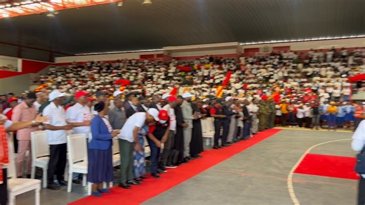 Ye AKUMAMA no SUMBE, celebrando os 50 anos da Independência de Angola. | Guy Destino - MNA