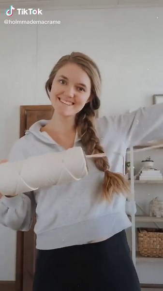Create a Stunning Macrame Banner with Step-by-Step Tutorial