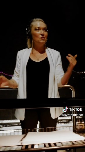 SYNTHONY: Queen x Fisher Mashup Live Performance in New Zealand