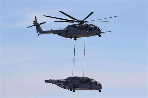 US Marines complete first successful CH-53K helicopter-to-helicopter lift